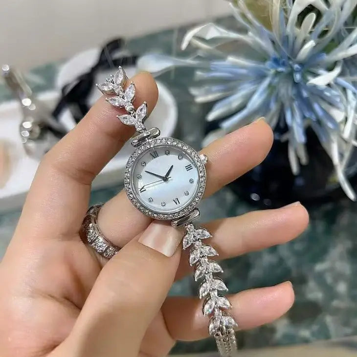Montre Argentée Design Élégant